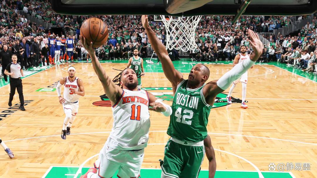 尼克斯完胜凯尔特人，罗宾逊表现抢眼